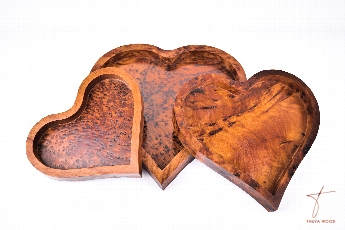 Thuya Wood Heart-shaped Set of 3 Thuya Wood Trays