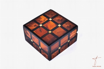 Boîte a bijoux artisanale carrée en bois de thuya 