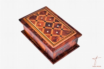 Thuya Wood Boîte à bijoux avec motifs carreaux incrustés de nacre en thuya 