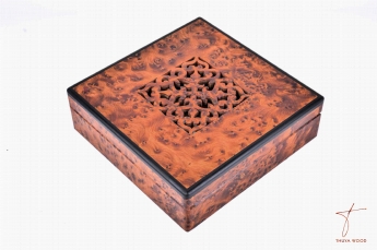 Thuya Wood Boîte à bijoux creusée en loupe de thuya avec intérieur compartimenté 