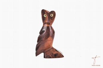 Chouette figurine sculptée en bois de thuya