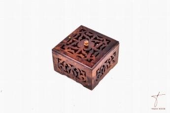 Thuya Wood Boîte décorative en thuya avec motifs creusés 