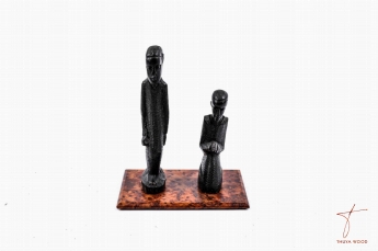 Thuya Wood Statue en bois de deux hommes dans le temple 