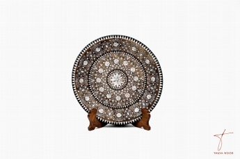 Thuya Wood Decorative Thuya Wood Platter Engraved with Mother-of-Pearl, Ebony, and Silver Wire: