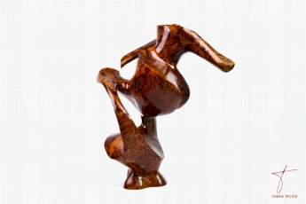 Thuya Wood Sculpture Abstraite en Loupe de Thuya: Énigme Ethérée