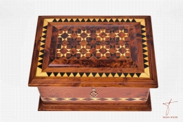 Boîte artisanale en bois de thuya avec motifs jaunes et noirs