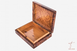 Boîte à bijoux artisanale en thuya avec motifs naturels de bois 