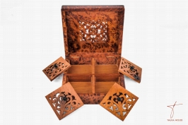 Boîte à bijoux creusée en loupe de thuya avec intérieur compartimenté 