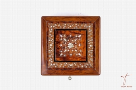 Boîte à bijoux verrouillable à 4 compartiments en racine de thuya 
