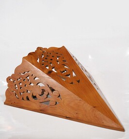 Thuya Wood Simple lighting